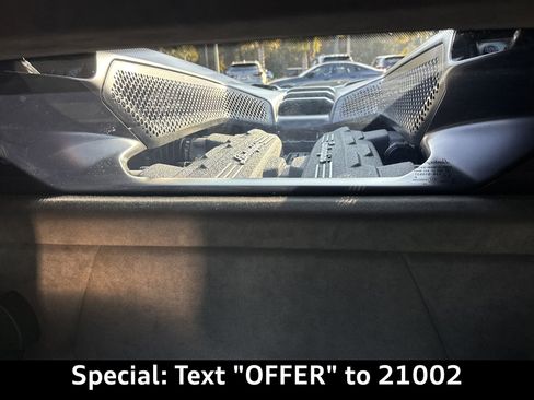 Used 2024 Lamborghini Revuelto Base image 31