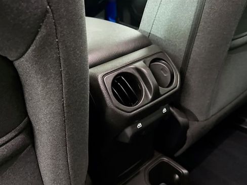 Used 2025 Jeep Gladiator Sport image 23