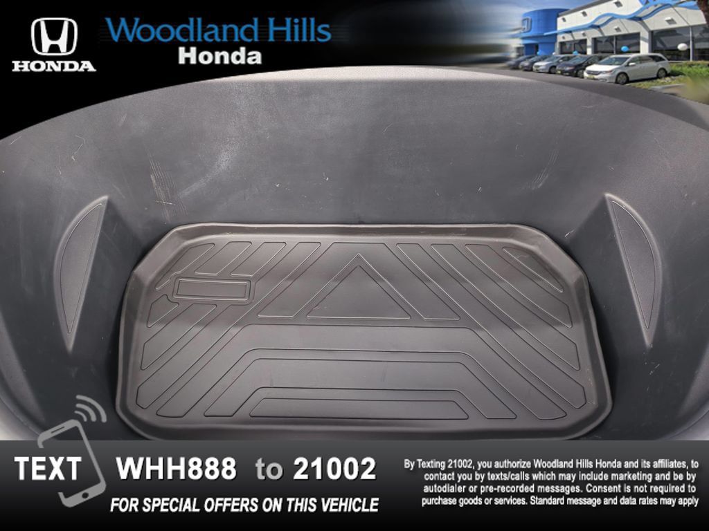 Used 2022 Tesla Model Y Long Range AWD/4WD image 26