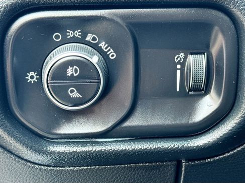 Used 2020 RAM 1500 Big Horn image 12