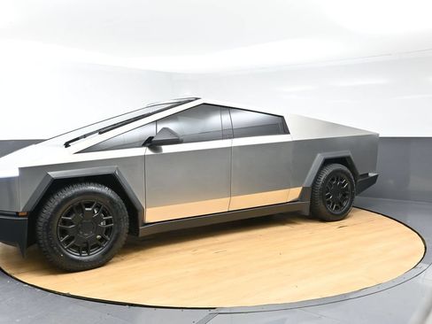 Used 2024 Tesla Cybertruck Cyberbeast AWD/4WD image 44