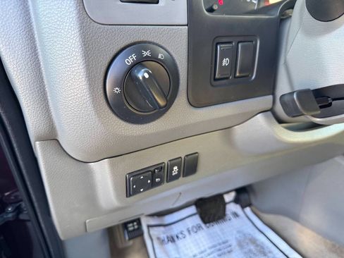 Used 2015 Nissan NV 3500 SL w/ Technology Package image 44