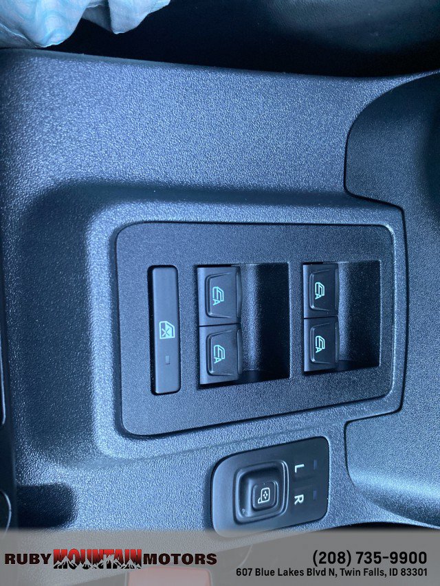 Used 2022 Ford Bronco 4-Door AWD/4WD image 17