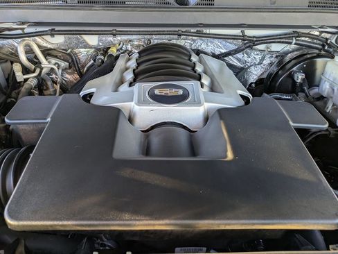 Used 2017 Cadillac Escalade ESV 4WD image 20