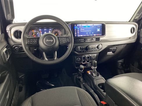 Used 2024 Jeep Wrangler Unlimited Sport AWD/4WD image 33