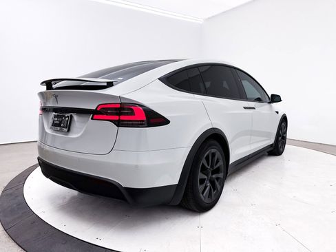 Used 2022 Tesla Model X image 17