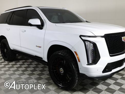 Used 2026 Cadillac Escalade V image 3