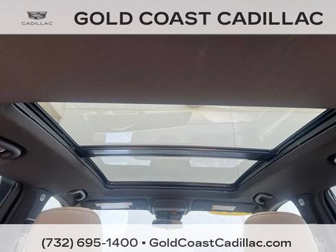 Certified 2024 Cadillac XT4 Luxury w/ Cold Weather Package AWD/4WD image 13
