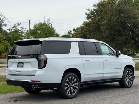 New 2026 Chevrolet Suburban High Country RWD image 6