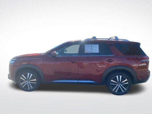 Used 2023 Nissan Pathfinder Platinum w/ Cargo Package image 4