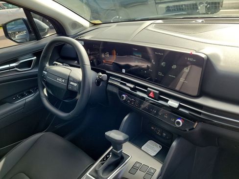 New 2026 Kia Sportage EX FWD image 8