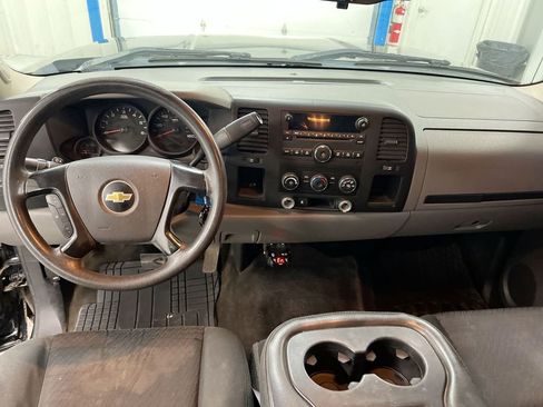 Used 2011 Chevrolet Silverado 1500 LS w/ LPO, Chrome Package RWD image 10