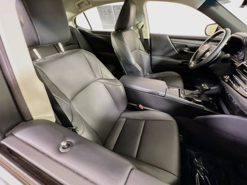 Used 2024 Lexus ES 350 w/ Premium Package FWD image 27
