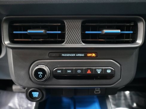 Used 2025 Ford Maverick XLT w/ Equipment Group 302A image 17