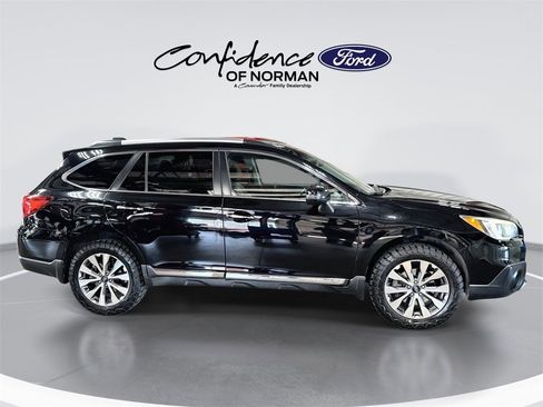 Used 2017 Subaru Outback 2.5i Touring image 10