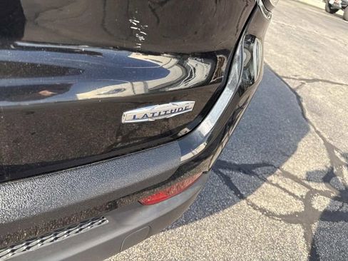 Used 2024 Jeep Compass Latitude image 7