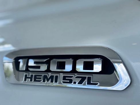 Used 2019 RAM 1500 Limited w/ Advanced Safety Group AWD/4WD image 5