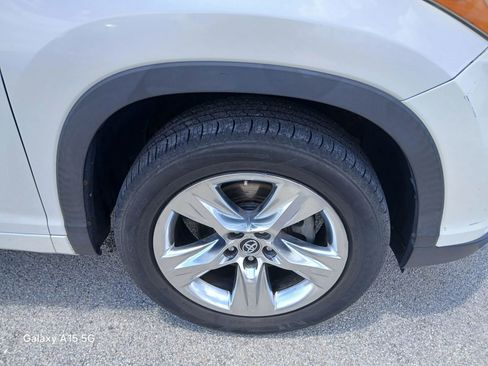 Used 2016 Toyota Highlander Limited FWD image 23