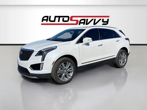 Used 2024 Cadillac XT5 Premium Luxury w/ Technology Package FWD image 3