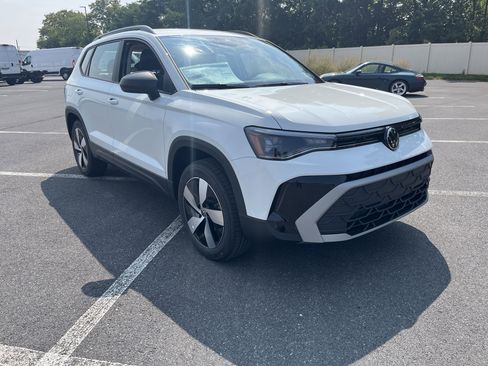 New 2025 Volkswagen Taos S image 27