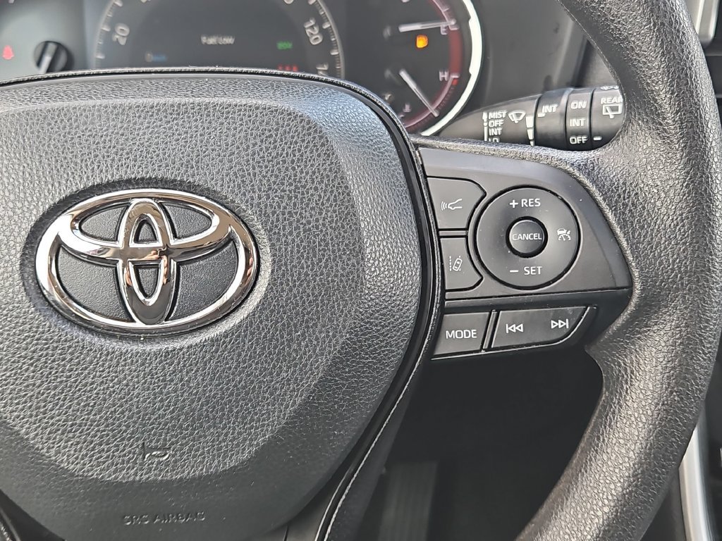 Used 2023 Toyota RAV4 XLE FWD image 25