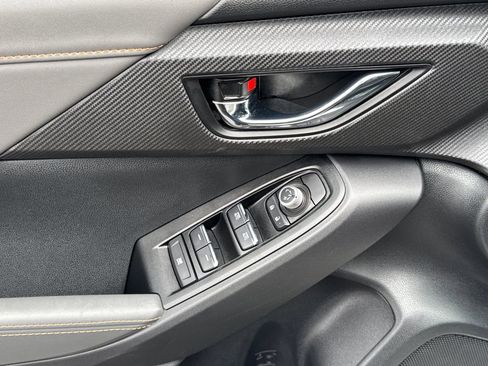 Certified 2025 Subaru Crosstrek 2.5i Limited w/ Crosstrek Mirror Package image 13