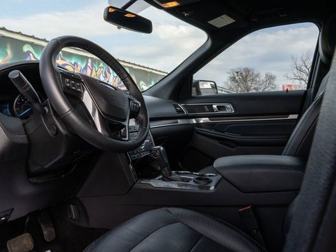 Used 2018 Ford Explorer Limited image 14