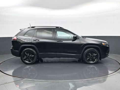 Used 2019 Jeep Cherokee Latitude Plus FWD image 4