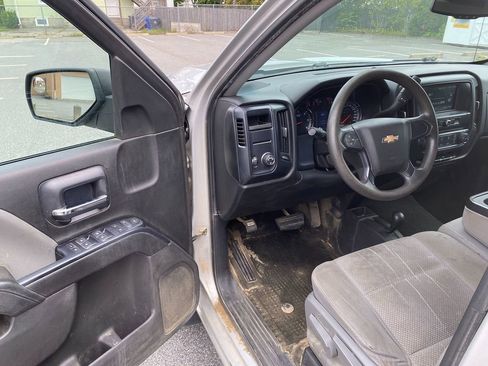 Used 2018 Chevrolet Silverado 1500 Custom w/ Custom Value Package image 10