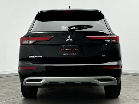 Used 2024 Mitsubishi Outlander SE Black Edition image 8