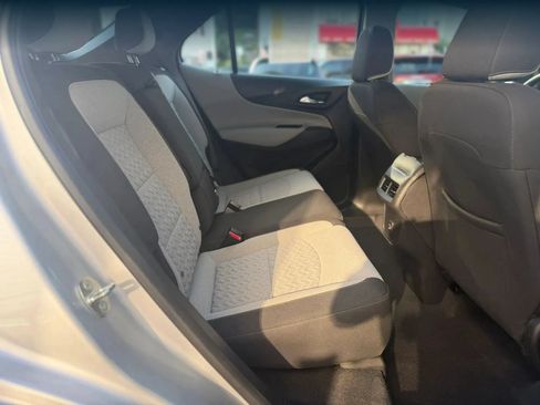 Used 2022 Chevrolet Equinox LS AWD/4WD image 25