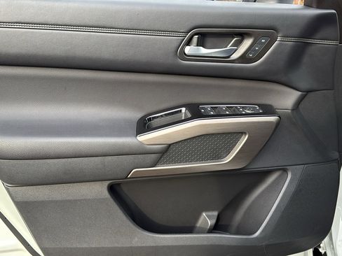 Certified 2024 Nissan Pathfinder Platinum image 6