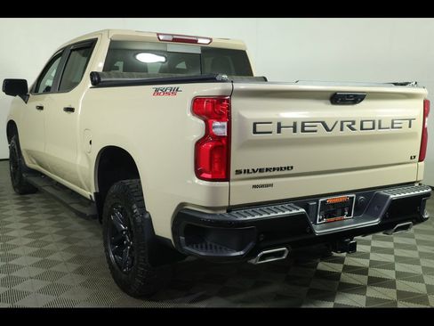 Used 2022 Chevrolet Silverado 1500 LT Trail Boss w/ LT Trail Boss Premium Package AWD/4WD image 7