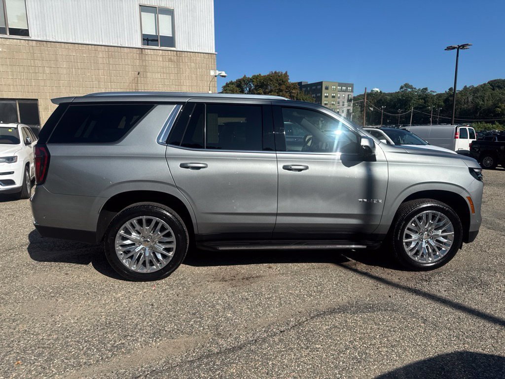 Used 2026 Chevrolet Tahoe LS AWD/4WD image 7