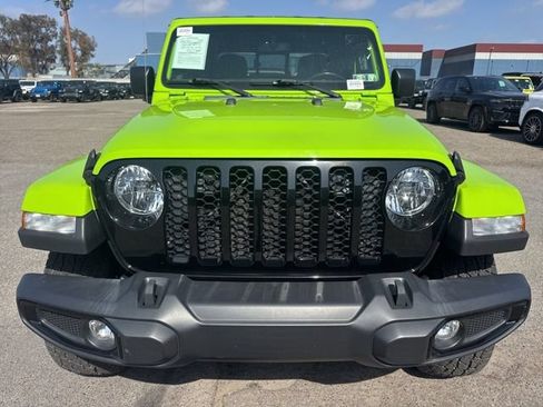Used 2021 Jeep Gladiator Sport AWD/4WD image 2