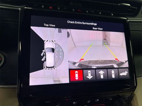 New 2025 Jeep Grand Cherokee L Limited w/ Luxury Tech Group II image 18