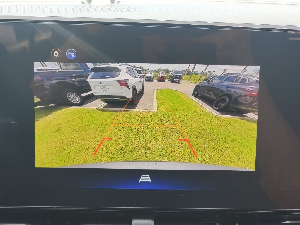 Used 2026 Chevrolet Equinox LT AWD/4WD image 21