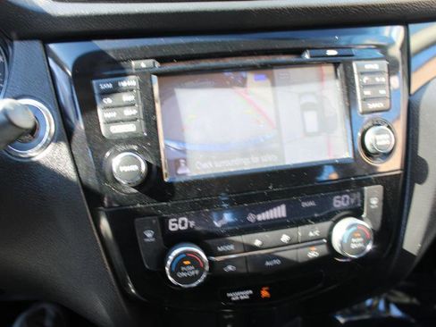 Used 2018 Nissan Rogue Sport SV w/ SV Technology Package image 25