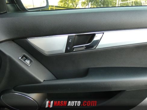 Used 2009 Mercedes-Benz C 300 Sedan image 31