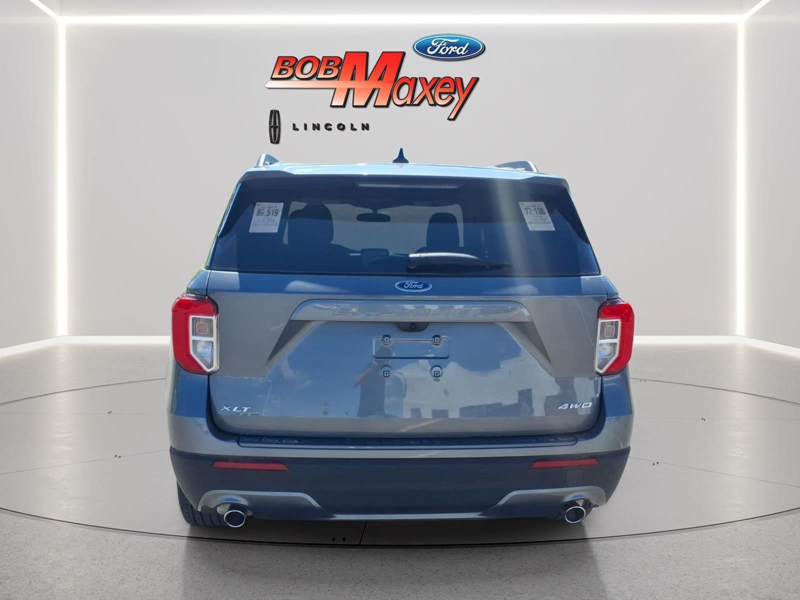 Used 2024 Ford Explorer XLT w/ Equipment Group 202A AWD/4WD image 6