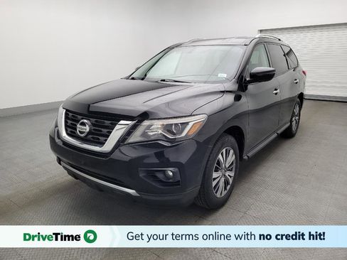 Used 2019 Nissan Pathfinder SV image 1