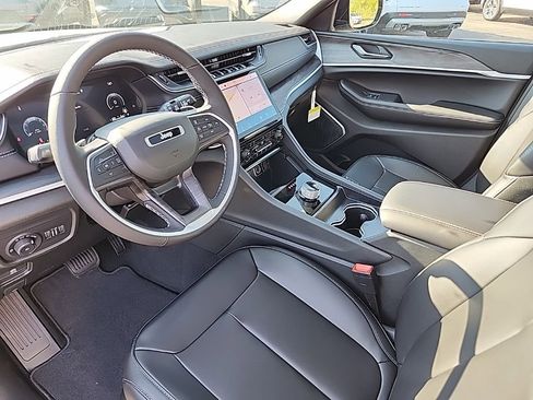 New 2025 Jeep Grand Cherokee L Limited w/ Black Appearance Package image 27