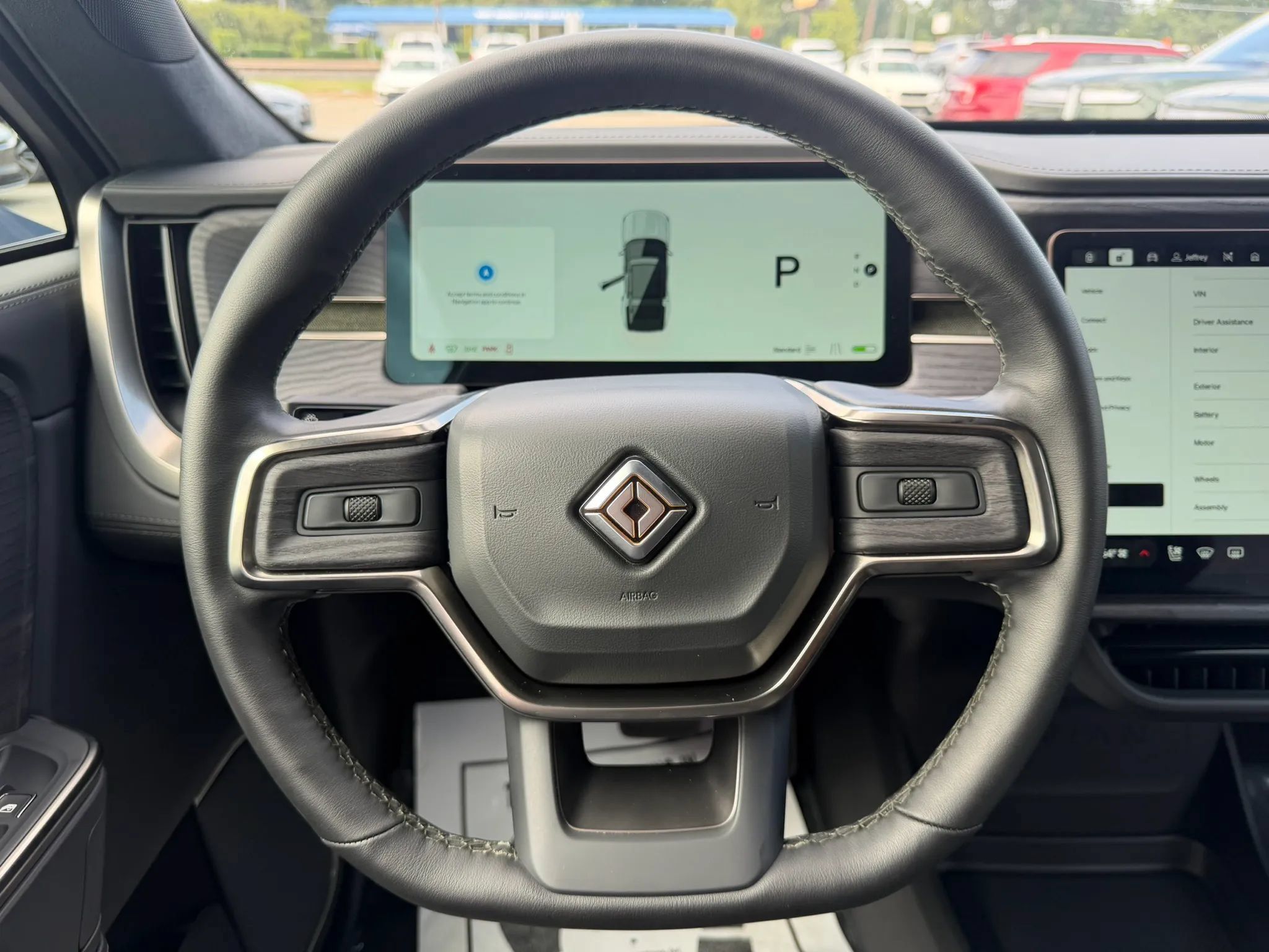 Used 2025 Rivian R1S Adventure Dual AWD/4WD image 11