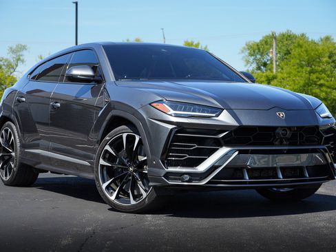 Used 2019 Lamborghini Urus AWD/4WD image 2