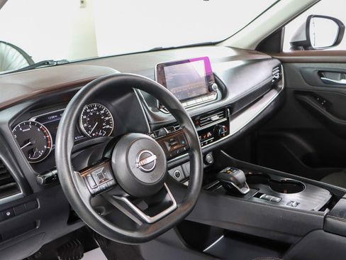 Used 2022 Nissan Rogue SV FWD image 22