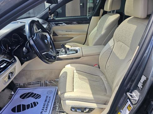Used 2016 BMW 750i xDrive AWD/4WD image 16