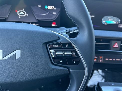 Used 2024 Kia EV6 Light RWD image 18