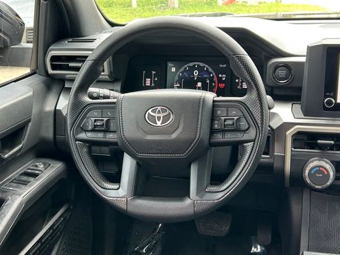 Used 2025 Toyota Tacoma SR5 AWD/4WD image 38