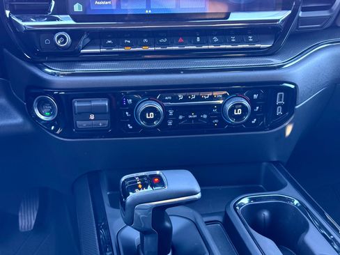 Used 2025 Chevrolet Silverado 1500 ZR2 w/ Technology Package image 30