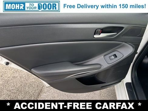 Used 2022 Toyota Avalon XLE image 30